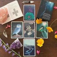 Load image into Gallery viewer, ANIMAL MAGIC ORACLE CARDS