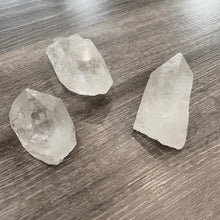 Load image into Gallery viewer, CLEAR QUARTZ  POINTS (OPTIONS)