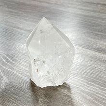 Load image into Gallery viewer, CLEAR QUARTZ  POINTS (OPTIONS)