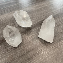 Load image into Gallery viewer, CLEAR QUARTZ  POINTS (OPTIONS)
